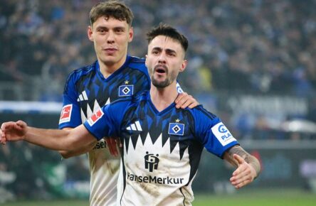 Nicolai Remberg hält Fabio Vieira beim HSV den Rücken frei