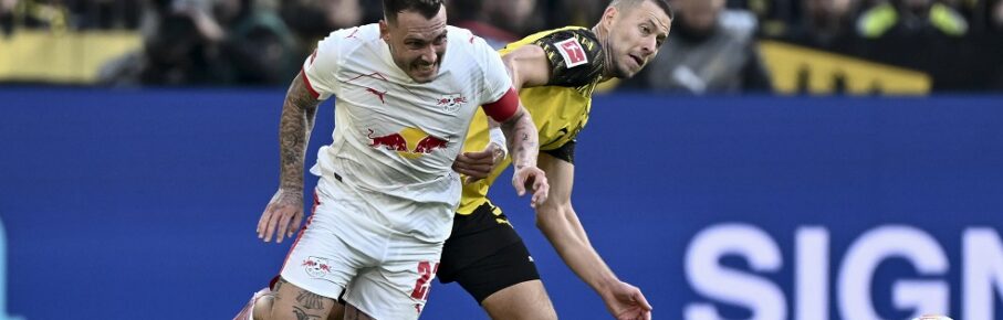 v. li. im Zweikampf David Raum Leipzig 22 Waldemar Anton Dortmund 3 04.10.2025 Fussball Borussia Dortmund vs RB Leipzig, Signal Iduna Park, Dortmund, DFB/DFL REGULATIONS PROHIBIT ANY USE OF PHOTOGRAPHS AS IMAGE SEQUENCES AND/OR QUASI-VIDEO *** v li in duel David Raum Leipzig 22 Waldemar Anton Dortmund 3 04 10 2025 Football Borussia Dortmund vs RB Leipzig, Signal Iduna Park, Dortmund, DFB DFL REGULATIONS PROHIBIT ANY USE OF PHOTOGRAPHS AS IMAGE SEQUENCES AND OR QUASI VIDEO Copyright: xpepphotox/xHorstxMauelshagenx pep00321, pep_20251004_hm_156020