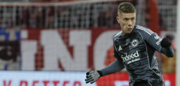 Elias Baum Eintracht Frankfurt, 02 mit einem Pass , Deutschland, Fussball, 1. Bundesliga, 23.Spieltag, 2025/2026, FC Bayern München vs. Eintracht Frankfurt, 21.02.2026, München Allianz-Arena Deutschland *** Elias Baum Eintracht Frankfurt, 02 with a pass , Germany, Football, 1 Bundesliga, Matchday 23, 2025 2026, FC Bayern Munich vs Eintracht Frankfurt, 21 02 2026, Munich Allianz Arena Germany Copyright: xGrantxHubbsx