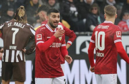 Deniz Undav und Chris Führich vom VfB Stuttgart