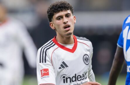 Bekommt Ayoube Amaimouni-Echghouyab eine Chance von Anfang an bei Eintracht Frankfurt?