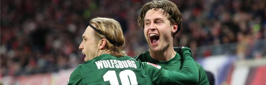 Mattias Svanberg (rechts im Bild) bejubelt sein Tor zum zwischenzeitlichen 2:1 in Leipzig.