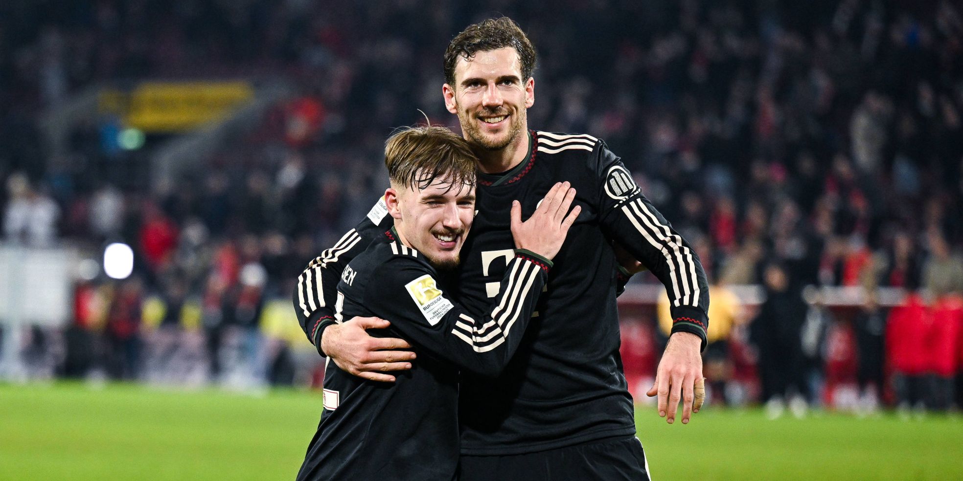 Leon Goretzka und Lennart Karl vom FC Bayern München