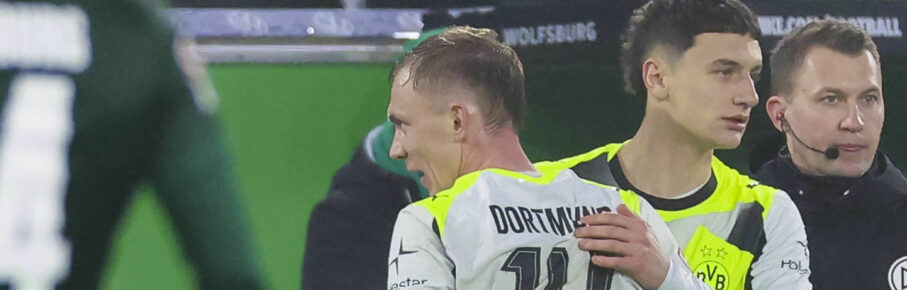 Luca Reggiani Borussia Dortmund wird fuer Maximilian Beier Borussia Dortmund eingewechselt, Bundesliga, VfL Wolfsburg v Borussia Dortmund, Volkswagen Arena am 07. February 2026 in Wolfsburg, Deutschland. Foto von Marco Steinbrenner/DeFodi Images Luca Reggiani Borussia Dortmund is substituted for Maximilian Beier Borussia Dortmund, Bundesliga, VfL Wolfsburg v Borussia Dortmund, Volkswagen Arena, February 7, 2026 in Wolfsburg, Germany. Photo by Marco Steinbrenner/DeFodi Images DFL regulations prohibit any use of photographs as image sequences and/or quasi-video. - *** Luca Reggiani Borussia Dortmund is substituted for Maximilian Beier Borussia Dortmund, Bundesliga, VfL Wolfsburg v Borussia Dortmund, Volkswagen Arena, February 07, 2026 in Wolfsburg, Germany Photo by Marco Steinbrenner DeFodi Images Luca Reggiani Borussia Dortmund is substituted for Maximilian Beier Borussia Dortmund , Bundesliga, VfL Wolfsburg v Borussia Dortmund, Volkswagen Arena, February 7, 2026 in Wolfsburg, Germany Photo by Marco Steinbrenner DeFodi Images DFL regulations prohibit any use of photographs as image sequences and or quasi video