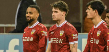 Josha Vagnoman Ramon Hendriks 30 Chema Andrés 25 Jeremy Arévalo Ameen Al-Dakhil  Stuttgart  gehen vom Platz Deutschland , Hamburg , Millerntorstadion , Fussball , 1. Bundesliga , FC St Pauli - VFB Stuttgart *** Josha Vagnoman Ramon Hendriks 30 Chema Andrés 25 Jeremy Arévalo Ameen Al Dakhil Stuttgart walk off the pitch Germany , Hamburg , Millerntorstadion , Football , 1 Bundesliga , FC St Pauli VFB Stuttgart