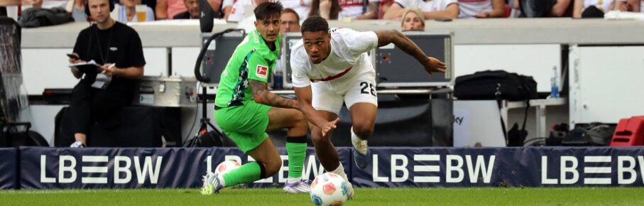 30.08.25 VfB Stuttgart - Borussia Mönchengladbach Deutschland, Stuttgart, 30.08.2025, Fussball, Bundesliga, VfB Stuttgart - Borussia Mönchengladbach 1:0: v.l. Jens Castrop Borussia Mönchengladbach, Nikolas Nartey VfB Stuttgart. *** 30 08 25 VfB Stuttgart Borussia Mönchengladbach Germany, Stuttgart, 30 08 2025, Football, Bundesliga, VfB Stuttgart Borussia Mönchengladbach 1 0 v l Jens Castrop Borussia Mönchengladbach , Nikolas Nartey VfB Stuttgart