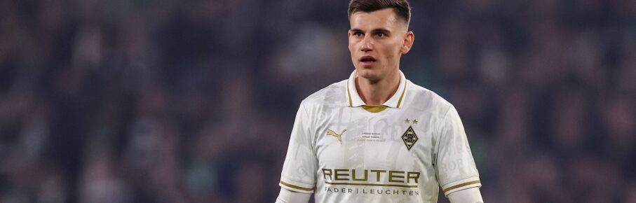 MOENCHENGLADBACH, GERMANY - FEBRUARY 7: Yannik Engelhardt of Borussia Monchengladbach looks on during the Bundesliga match between Borussia Monchengladbach and Bayer 04 Leverkusen at Borussia-Park on February 7, 2026 in Moenchengladbach, Germany. Photo by Rene Nijhuis SPO PUBLICATIONxINxGERxSUIxAUTxONLY Copyright: xRenexNijhuis/MBxMediax