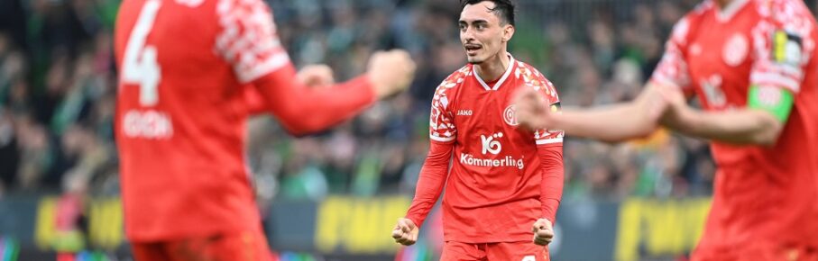 Schlussjubel, jubelnd, Jubel, Begeisterung, Freude, Emotion 1.FSV Mainz 05, v.l. Stefan POSCH MZ, Paul NEBEL MZ, Dominik KOHR MZ Fussball 1. Bundesliga Saison 2025/2026, 26.Spieltag, Spieltag26, matchday26, SV Werder Bremen HB - 1. FSV Mainz 05 MZ 0-2 am 15.03.2026 im Weserstadion Bremen / Deutschland. DFL regulations prohibit any use of photographs as image sequences and/or quasi-video Â *** Final cheer, cheering, jubilation, enthusiasm, joy, emotion 1 FSV Mainz 05, f l Stefan POSCH MZ , Paul NEBEL MZ , Dominik KOHR MZ Football 1 Bundesliga season 2025 2026, 26 matchday, matchday26, matchday26, SV Werder Bremen HB 1 FSV Mainz 05 MZ 0 2 on 15 03 2026 at Weserstadion Bremen Germany DFL regulations prohibit any use of photographs as image sequences and or quasi video Â