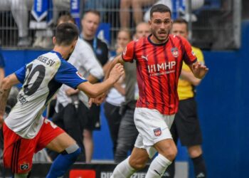 Arijon Ibrahimovic im Spiel Heidenheim - HSV