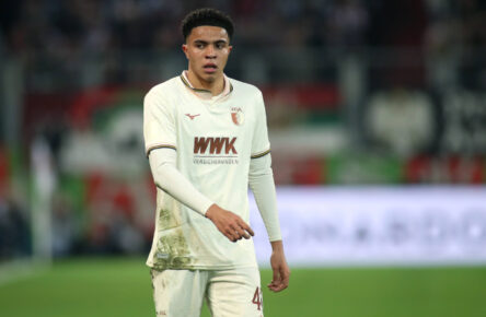 Noahkai Banks im Heimspiel des FC Augsburg gegen den 1. FC Köln.