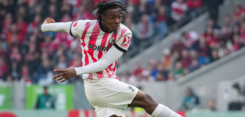 Johan Manzambi beim Spiel gegen Bayer 04 Leverkusen.