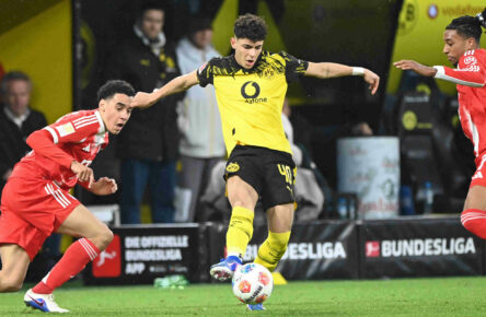 Samuele Inacio bei seinem Bundesliga-Debüt für den BVB gegen die Bayern.