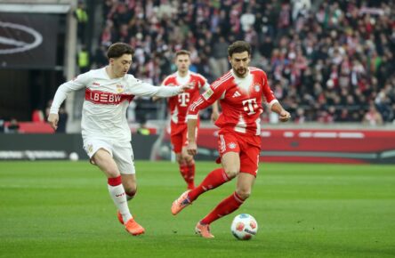 Angelo Stiller vom VfB Stuttgart und Leon Goretzka vom FC Bayern