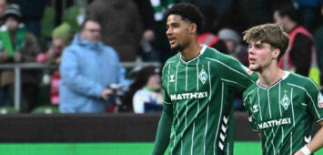 GER, 1. FBL, SV Werder Bremen vs 1.FSV Mainz 05 / 15.03.2026, Weserstadion, Bremen, GER, 1. FBL, SV Werder Bremen vs 1.FSV Mainz 05 im Bild / picture shows Spielende. Endstand 0:2. Salim Musah SV Werder Bremen 29 und Mick Schmetgens SV Werder Bremen 33 nach ihrem Bundesligadebut *** GER, 1 FBL, SV Werder Bremen vs 1 FSV Mainz 05 15 03 2026, Weserstadion, Bremen, GER, 1 FBL, SV Werder Bremen vs 1 FSV Mainz 05 in the picture picture shows end of match final score 0 2 Salim Musah SV Werder Bremen 29 and Mick Schmetgens SV Werder Bremen 33 after their Bundesliga debut nordphotoxGmbHx/xKokenge nph00001