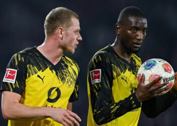 Serhou Guirassy und Julian Ryerson vom BVB