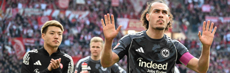 22.03.2026, xsltx, Fussball 1.Bundesliga, FSV Mainz 05 - Eintracht Frankfurt v.l. Arthur Theate Eintracht Frankfurt Enttäuscht, traurig, frustriert, ratlos, DFL/DFB REGULATIONS PROHIBIT ANY USE OF PHOTOGRAPHS as IMAGE SEQUENCES and/or QUASI-VIDEO Mainz *** 22 03 2026, xsltx, Soccer 1 Bundesliga, FSV Mainz 05 Eintracht Frankfurt v l Arthur Theate Eintracht Frankfurt Disappointed, sad, frustrated, helpless, DFL DFB REGULATIONS PROHIBIT ANY USE OF PHOTOGRAPHS as IMAGE SEQUENCES and or QUASI VIDEO Mainz