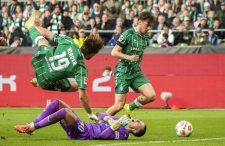 Olivier Deman und Jovan Milosevic von Werder Bremen