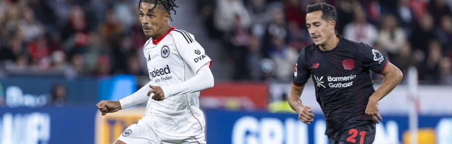 Bundesliga: Bayer 04 Leverkusen - Eintracht Frankfurt, 12.09.2025 Jean-Matteo Bahoya Eintracht Frankfurt, 19, Lucas Vazquez Bayer 04 Leverkusen, 21. Bundesliga, Bayer 04 Leverkusen - Eintracht Frankfurt, 3. Spieltag, am 12.09.2025, BayArena, Leverkusen DFL regulations prohibit any use of photographs as image sequences and/or quasi-video *** Bundesliga Bayer 04 Leverkusen Eintracht Frankfurt, 12 09 2025 Jean Matteo Bahoya Eintracht Frankfurt, 19 , Lucas Vazquez Bayer 04 Leverkusen, 21 Bundesliga, Bayer 04 Leverkusen Eintracht Frankfurt, 3 Spieltag, am 12 09 2025, BayArena, Leverkusen DFL regulations prohibit any use of photographs as image sequences and or quasi video Copyright: xBEAUTIFULxSPORTS/Meuselx