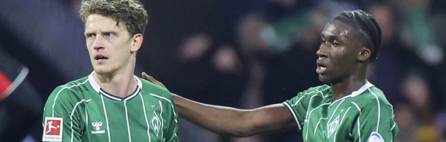 Jens Stage Werder Bremen bejubelt seinen Treffer zum 2:2 mit Karim Coulibaly Werder Bremen, Bundesliga, SV Werder Bremen v Eintracht Frankfurt, Weserstadion am 16. January 2026 in Bremen, Deutschland. Foto von Marco Steinbrenner/DeFodi Images Jens Stage Werder Bremen celebrates after scoring his teams second goal with Karim Coulibaly Werder Bremen, Bundesliga, SV Werder Bremen v Eintracht Frankfurt, Weserstadion, January 16, 2026 in Bremen, Germany. Photo by Marco Steinbrenner/DeFodi Images DFL regulations prohibit any use of photographs as image sequences and/or quasi-video. - *** Jens Stage Werder Bremen celebrates his teams second goal with Karim Coulibaly Werder Bremen , Bundesliga, SV Werder Bremen v Eintracht Frankfurt, Weserstadion, January 16, 2026 in Bremen, Germany Photo by Marco Steinbrenner DeFodi Images Jens Stage Werder Bremen celebrates after scoring his teams second goal with Karim Coulibaly Werder Bremen , Bundesliga, SV Werder Bremen v Eintracht Frankfurt, Weserstadion, January 16, 2026 in Bremen, Germany Photo by Marco Steinbrenner DeFodi Images DFL regulations prohibit any use of photographs as image sequences and or quasi video