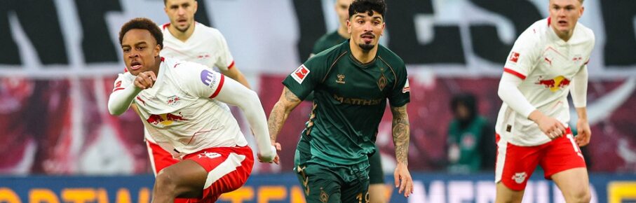 Cameron Puertas Werder Bremen,18 gegen Assan Quedraogo RB Leipzig,20 - 1. Fussball Bundesliga Saison 2025-2026 Punktspiel RB Leipzig vs. Werder Bremen in der Red Bull Arena in Leipzig - Aktion,Fussball,Deutschland,Mann,Männer,23.11.2025 *** Cameron Puertas Werder Bremen,18 vs Assan Quedraogo RB Leipzig,20 1 Soccer Bundesliga Season 2025 2026 Point Match RB Leipzig vs Werder Bremen at the Red Bull Arena in Leipzig Action,Soccer,Germany,Man,Men,23 11 2025