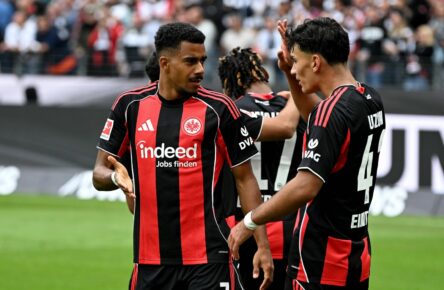 Can Uzun und Ansgar Knauff von Eintracht Frankfurt
