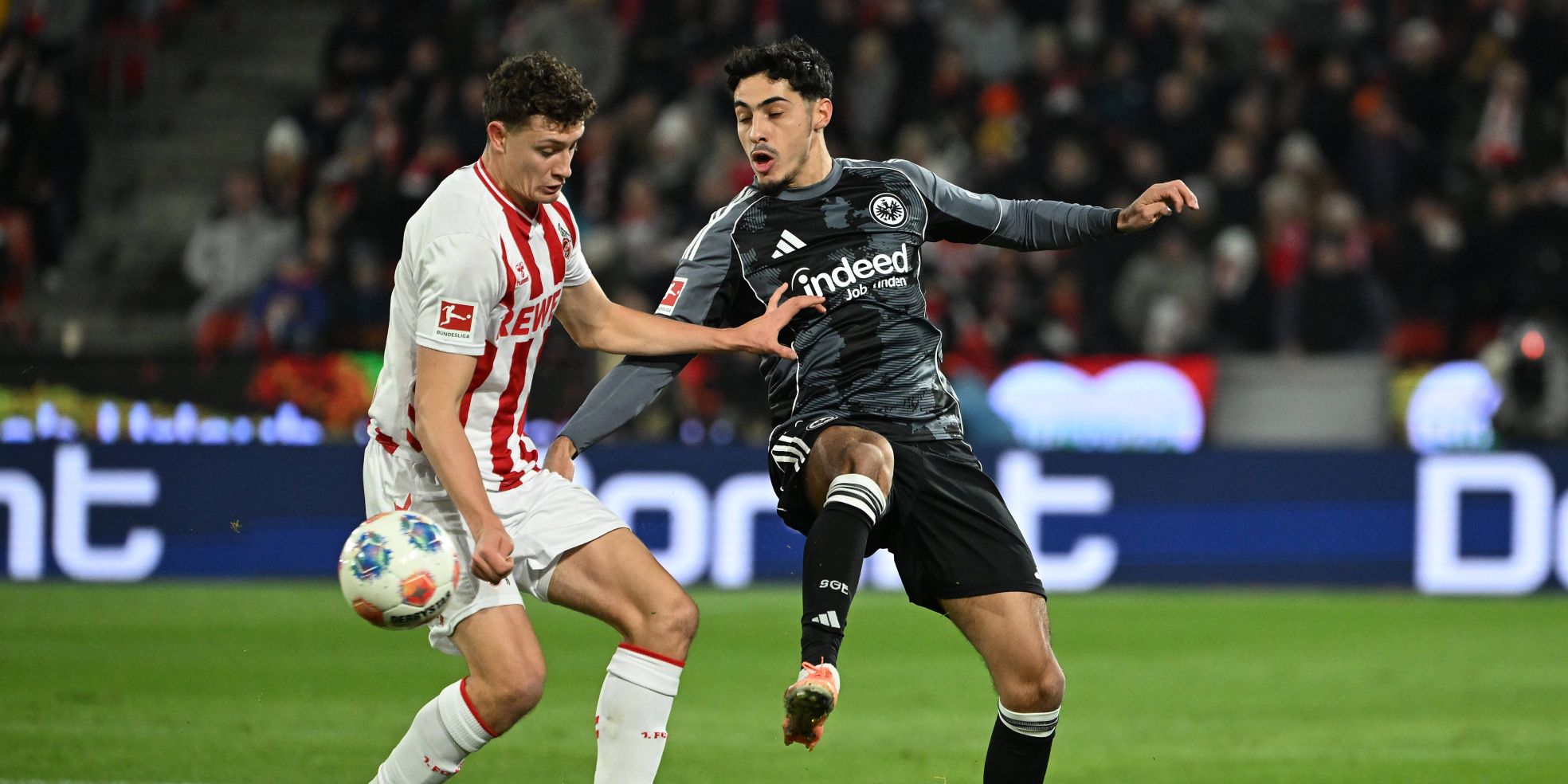 Eric Martel vom 1. FC Köln und Fares Chaibi von Eintracht Frankfurt
