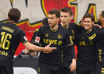 Alessio Castro-Montes bejubelt sein Tor für Köln in Frankfurt.