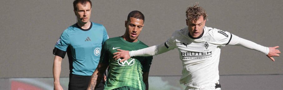 Vinicius Souza VfL Wolfsburg, Robin Hack Borussia Moenchengladbach Fussball, Herren, Saison 2025/2026, 1.Liga, Bundesliga, Volkswagenarena, VfL Wolfsburg gegen Borussia Moenchengladbach, 0-0 DFL REGULATIONS PROHIBIT ANY USE OF PHOTOGRAPHS AS IMAGE SEQUENCES AND/OR QUASI-VIDEO. *** Vinicius Souza VfL Wolfsburg , Robin Hack Borussia Moenchengladbach Football, Men, Season 2025 2026, 1 Liga, Bundesliga, Volkswagenarena, VfL Wolfsburg vs Borussia Moenchengladbach, 0 0 DFL REGULATIONS PROHIBIT ANY USE OF PHOTOGRAPHS AS IMAGE SEQUENCES AND OR QUASI VIDEO