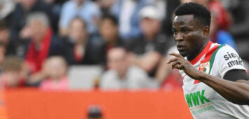 Uchenna Ogundu FC Augsburg, Ibrahim Maza Bayer 04 Leverkusen, v.li. 18.04.2026, Fussball 1. Bundesliga, Saison 2025/2026, 30. Spieltag, Bayer 04 Leverkusen - FC Augsburg 1:2 DFL regulations prohibit any use of photographs as image sequences and/or quasi-video Leverkusen BayArena Nordrhein Westfalen Deutschland *** Uchenna Ogundu FC Augsburg , Ibrahim Maza Bayer 04 Leverkusen , v li 18 04 2026, Fußball 1 Bundesliga, Saison 2025 2026, 30 Spieltag, Bayer 04 Leverkusen FC Augsburg 1 2 DFL regulations prohibit any use of photographs as image sequences and or quasi video Leverkusen BayArena Nordrhein Westfalen Germany Team2