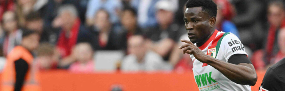 Uchenna Ogundu FC Augsburg, Ibrahim Maza Bayer 04 Leverkusen, v.li. 18.04.2026, Fussball 1. Bundesliga, Saison 2025/2026, 30. Spieltag, Bayer 04 Leverkusen - FC Augsburg 1:2 DFL regulations prohibit any use of photographs as image sequences and/or quasi-video Leverkusen BayArena Nordrhein Westfalen Deutschland *** Uchenna Ogundu FC Augsburg , Ibrahim Maza Bayer 04 Leverkusen , v li 18 04 2026, Fußball 1 Bundesliga, Saison 2025 2026, 30 Spieltag, Bayer 04 Leverkusen FC Augsburg 1 2 DFL regulations prohibit any use of photographs as image sequences and or quasi video Leverkusen BayArena Nordrhein Westfalen Germany Team2