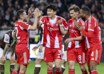 Raphael Guerreiro vom FC Bayern München