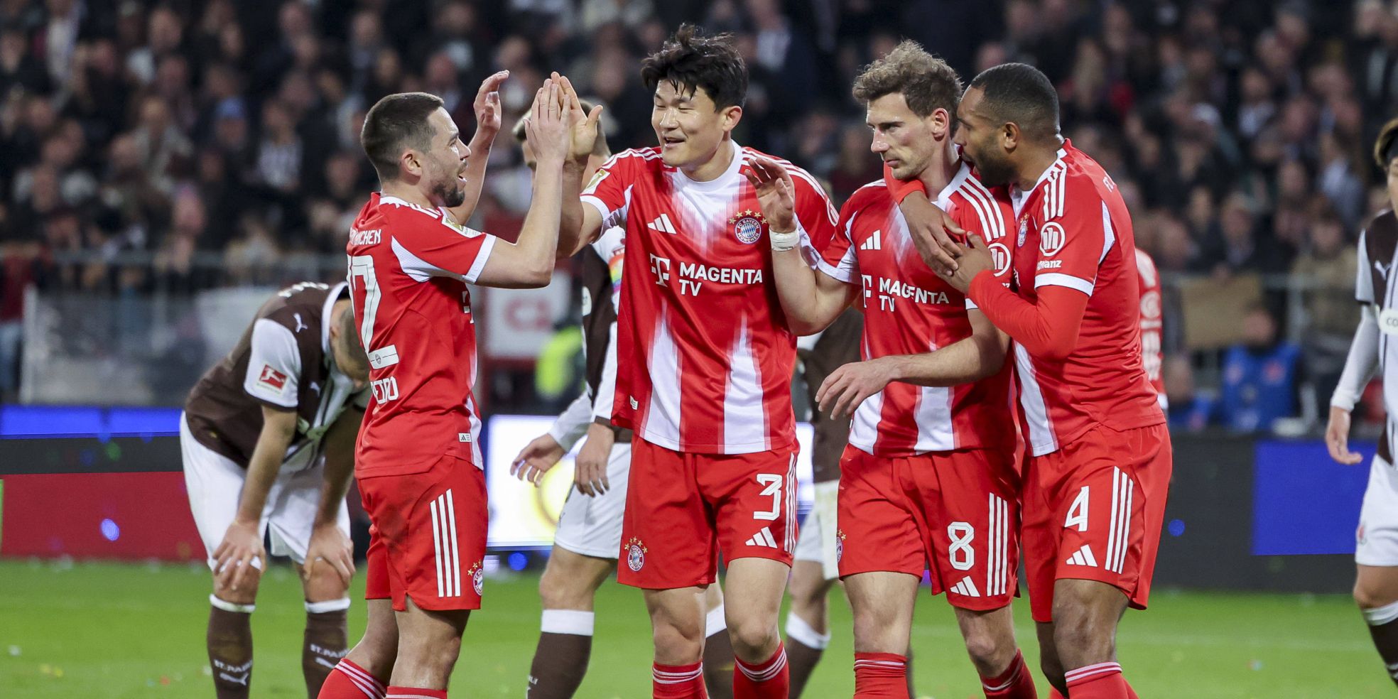 Raphael Guerreiro vom FC Bayern München