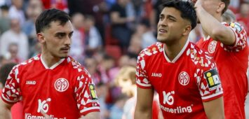 Paul Nebel 1. FSV Mainz, 08 und Nadiem Amiri 1. FSV Mainz, 10 nach dem Spiel , Deutschland, Fussball, 1. Bundesliga, 31.Spieltag, 2025/2026, 1. FSV Mainz vs. FC Bayern München, 25.04.2026, Mainz Mewa Arena Deutschland *** Paul Nebel 1 FSV Mainz, 08 and Nadiem Amiri 1 FSV Mainz, 10 after the match , Germany, Football, 1 Bundesliga, Matchday 31, 2025 2026, 1 FSV Mainz vs FC Bayern München, 25 04 2026, Mainz Mewa Arena Germany Copyright: xGrantxHubbsx