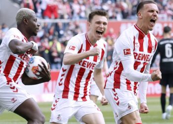 Transfergerücht: Kristoffer Lund (Bildmitte) muss den 1. FC Köln wohl verlassen