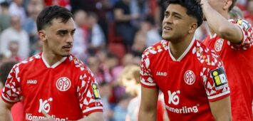 Paul Nebel 1. FSV Mainz, 08 und Nadiem Amiri 1. FSV Mainz, 10 nach dem Spiel , Deutschland, Fussball, 1. Bundesliga, 31.Spieltag, 2025/2026, 1. FSV Mainz vs. FC Bayern München, 25.04.2026, Mainz Mewa Arena Deutschland *** Paul Nebel 1 FSV Mainz, 08 and Nadiem Amiri 1 FSV Mainz, 10 after the match , Germany, Football, 1 Bundesliga, Matchday 31, 2025 2026, 1 FSV Mainz vs FC Bayern München, 25 04 2026, Mainz Mewa Arena Germany Copyright: xGrantxHubbsx