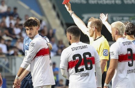 Atakan Karazor vom VfB Stuttgart fliegt vom Platz