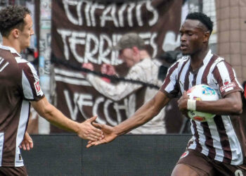 Abdoulie Ceesay freut sich über sein erstes Tor für den FC St. Pauli.