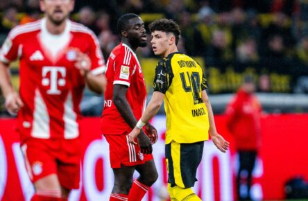 Dayot Upamecano vom FC Bayern und Samuele Inacio vom BVB