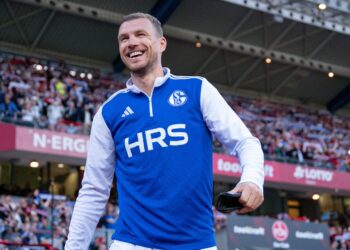 Bleibt Edin Dzeko beim FC Schalke 04?