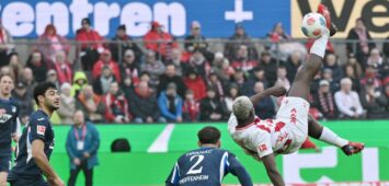 Ragnar Ache vom 1. FC Köln mit einem spektakulären Fallrückzieher
