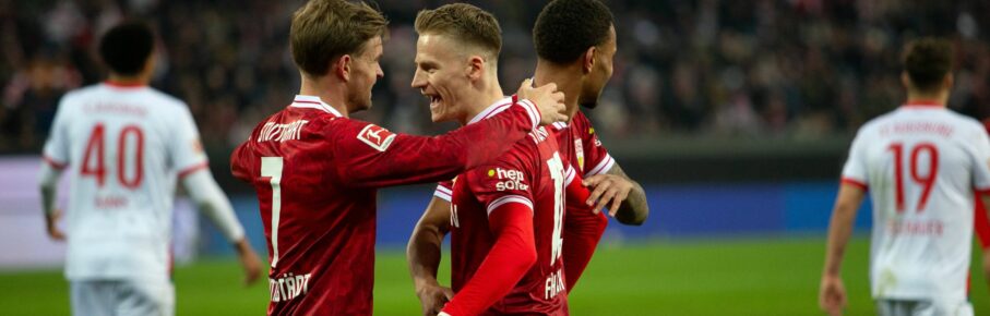 Chris Führich und Maximilian Mittelstädt vom VfB Stuttgart