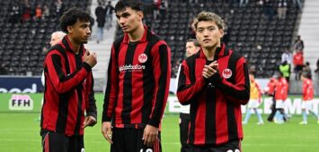 21.09.2025, xsltx, Fussball 1.Bundesliga, Eintracht Frankfurt - 1.FC Union Berlin v.l. Nathaniel Brown Eintracht Frankfurt Can Uzun Eintracht Frankfurt Ritsu Doan Eintracht Frankfurt Enttäuscht, traurig, frustriert DFL/DFB REGULATIONS PROHIBIT ANY USE OF PHOTOGRAPHS as IMAGE SEQUENCES and/or QUASI-VIDEO Frankfurt am Main *** 21 09 2025, xsltx, Football 1 Bundesliga, Eintracht Frankfurt 1 FC Union Berlin v l Nathaniel Brown Eintracht Frankfurt Can Uzun Eintracht Frankfurt Ritsu Doan Eintracht Frankfurt Disappointed, sad, frustrated DFL DFB REGULATIONS PROHIBIT ANY USE OF PHOTOGRAPHS as IMAGE SEQUENCES and or QUASI VIDEO Frankfurt am Main
