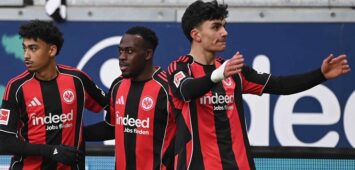 Arnaud KALIMUENDO F jubelt nach seinem Tor zum 1-0, mit Nathaniel BROWN F und Can UZUN F jubelnd, Jubel, Begeisterung, Freude, Emotion Fussball 1. Bundesliga Saison 2025/2026, 19.Spieltag, Spieltag19, matchday19, Eintracht Frankfurt F - TSG 1899 Hoffenheim 1899 1-3 am 24.01.2026 Deutsche Bank Park Frankfurt. DFL regulations prohibit any use of photographs as image sequences and/or quasi-video Â