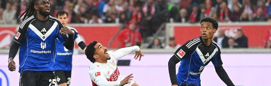 Tiago TOMAS VFB Stuttgart kommt zu Fall, Aktion,Zweikampf gegen re:Warmed OMARI Hamburger SV, li:Jordan TORUNARIGHA Hamburger SV. Fussball 1. Bundesliga Saison 2025/2026, 29.Spieltag, Spieltag29 VfB Stuttgart - Hamburger SV 4-0 am 12.04.2026 MHP ARENA. *** Tiago TOMAS VFB Stuttgart goes down, action, duel against right Warmed OMARI Hamburger SV , left Jordan TORUNARIGHA Hamburger SV Football 1 Bundesliga Season 2025 2026, 29 Matchday, Matchday29 VfB Stuttgart Hamburger SV 4 0 on 12 04 2026 MHP ARENA