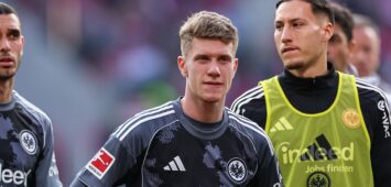 22.03.2026, Fussball Bundesliga, 1. FSV Mainz 05 - Eintracht Frankfurt, v.l., Elias Baum Eintracht Frankfurt enttaeuscht, enttaeuscht schauend, dissapointed, traurig, frustiert, frust, gefrustet, frustrated DFL/DFB REGULATIONS PROHIBIT ANY USE OF PHOTOGRAPHS AS IMAGE SEQUENCES AND/OR QUASI-VIDEO. xdcx *** 22 03 2026, Soccer Bundesliga, 1 FSV Mainz 05 Eintracht Frankfurt, v l , Elias Baum Eintracht Frankfurt enttaeuscht, enttaeuscht schauend, dissapointed, traurig, frustiert, frust, gefrustet, frustrated DFL DFB REGULATIONS PROHIBIT ANY USE OF PHOTOGRAPHS AS IMAGE SEQUENCES AND OR QUASI VIDEO xdcx Copyright: HMBxMedia/Claus