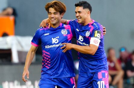 Transfergerüchte: Kaishu Sano von Mainz 05, hier an der Seite von Nadiem Amiri, soll beim Liverpool FC auf dem Zettel stehen