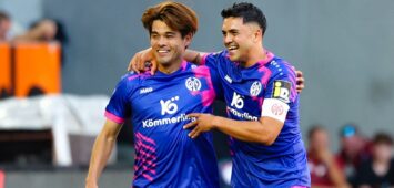 Kaishu Sano 6, 1.FSV Mainz 05, Nadiem Amiri 10, 1.FSV Mainz 05, Dominik Kohr 31, 1.FSV Mainz 05 und Phillipp Mwene 2, 1.FSV Mainz 05 Tor zum 0 : 1 beim Spiel zwischen FC Augsburg v 1.FSV Mainz 05, Fußball, Herren, Bundesliga, 2025/2026, 4.Spieltag am 20.09.2025 in Augsburg, WWK-Arena. DFL and DFB regulations prohibit any use of photographs as image sequences and/or quasi-video. Bayern Deutschland *** Kaishu Sano 6, 1 FSV Mainz 05 , Nadiem Amiri 10, 1 FSV Mainz 05 , Dominik Kohr 31, 1 FSV Mainz 05 and Phillipp Mwene 2, 1 FSV Mainz 05 Goal for 0 1 at the match between FC Augsburg v 1 FSV Mainz 05, Football, Men, Bundesliga, 2025 2026, Matchday 4 on 20 09 2025 in Augsburg, WWK Arena DFL and DFB regulations prohibit any use of photographs as image sequences and or quasi video Bayern Germany