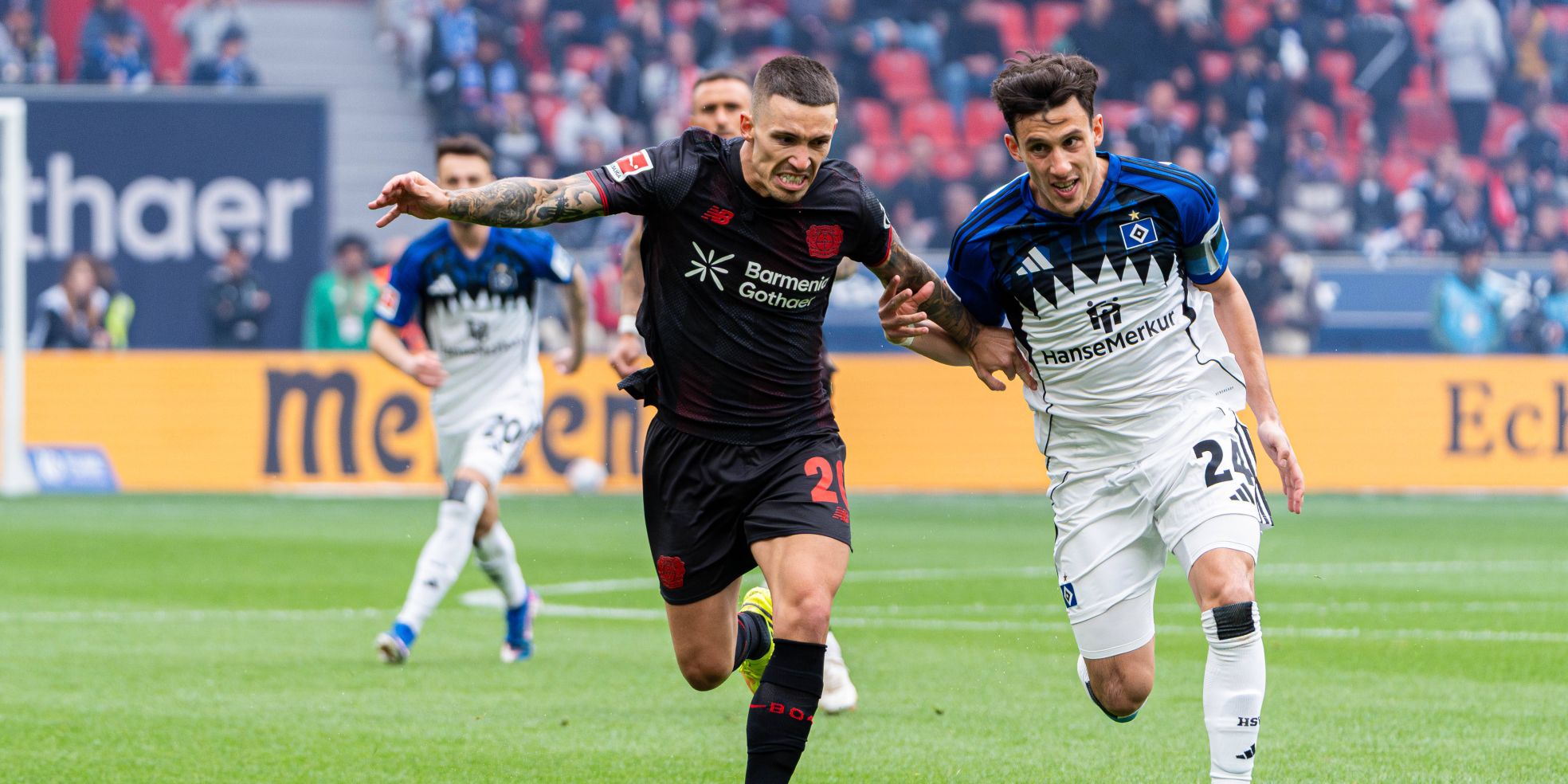 Alejandro Grimaldo im Spiel Bayer Leverkusen gegen den HSV