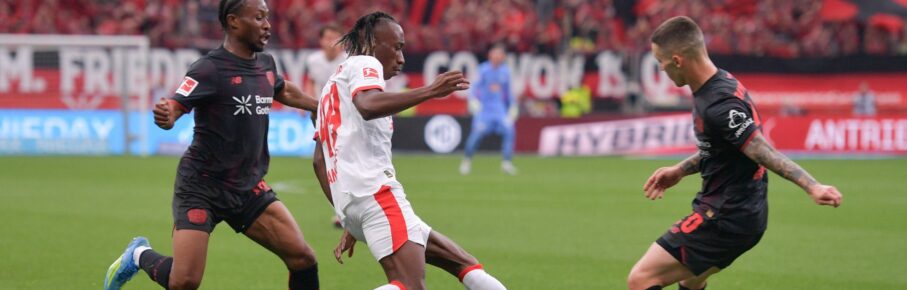 Alejandro Grimaldo von Bayer Leverkusen und Yan Diomande von RB Leipzig könnten die Bundesliga verlassen