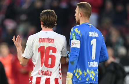 Jakub Kaminski und Marvin Schwäbe vom 1. FC Köln